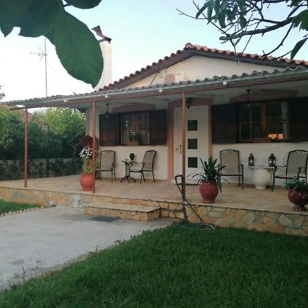 Tota'S Family House, 4 Min Walk To The Beach Levendokhórion Екстериор снимка
