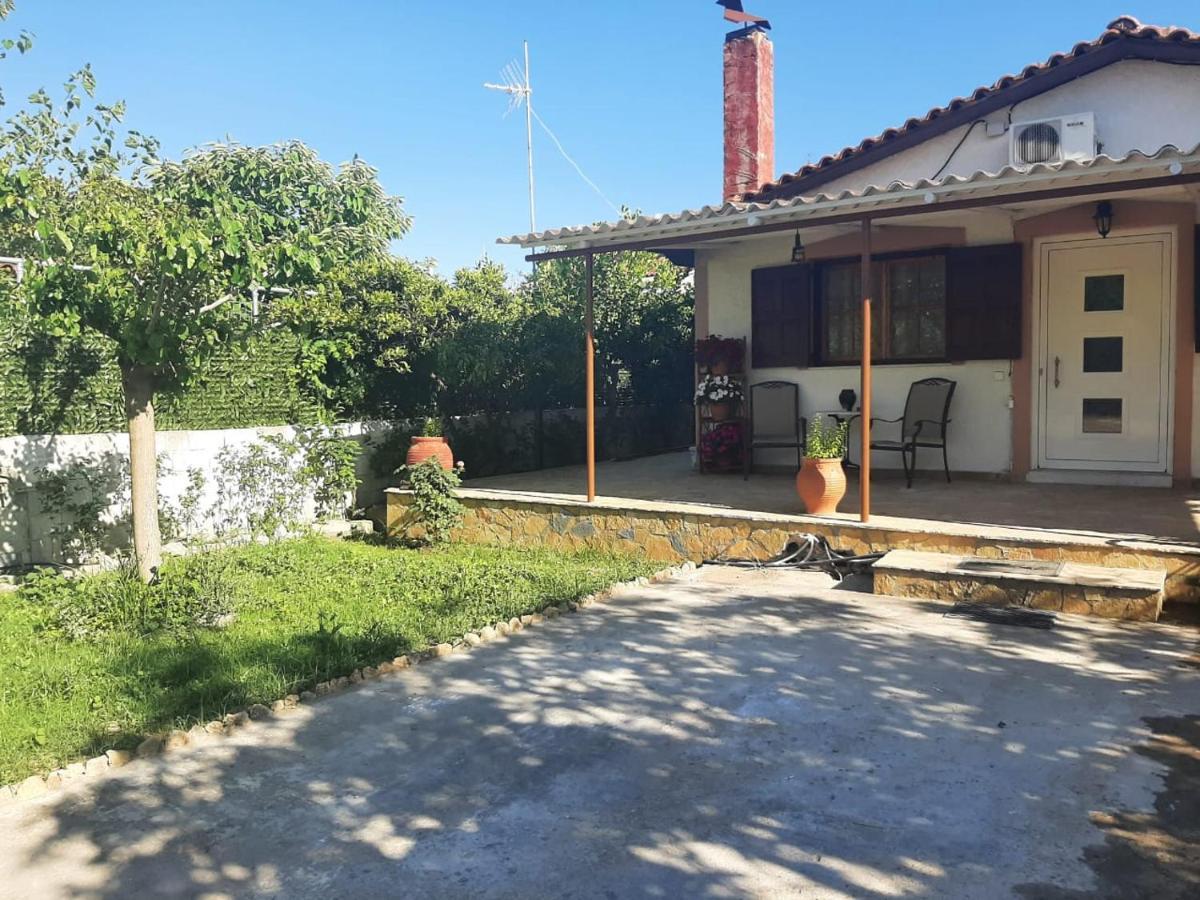 Tota'S Family House, 4 Min Walk To The Beach Levendokhórion Екстериор снимка