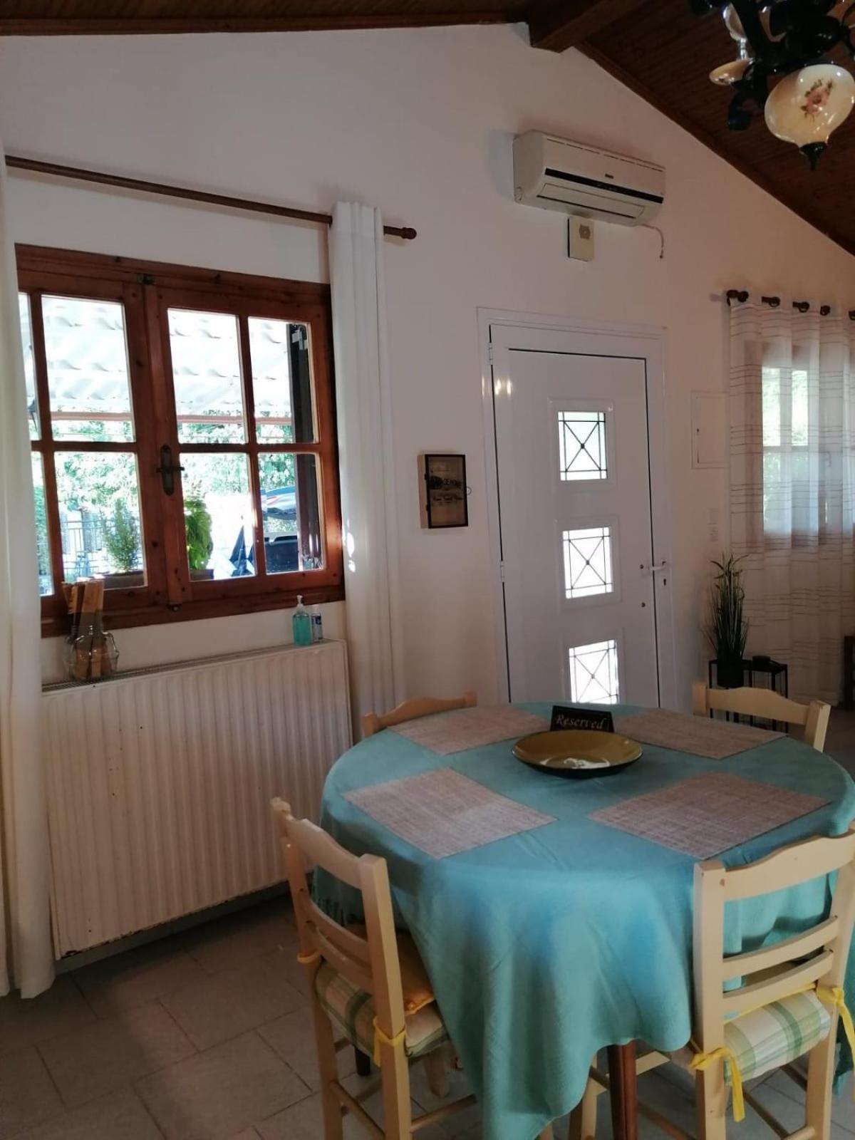 Tota'S Family House, 4 Min Walk To The Beach Levendokhórion Екстериор снимка