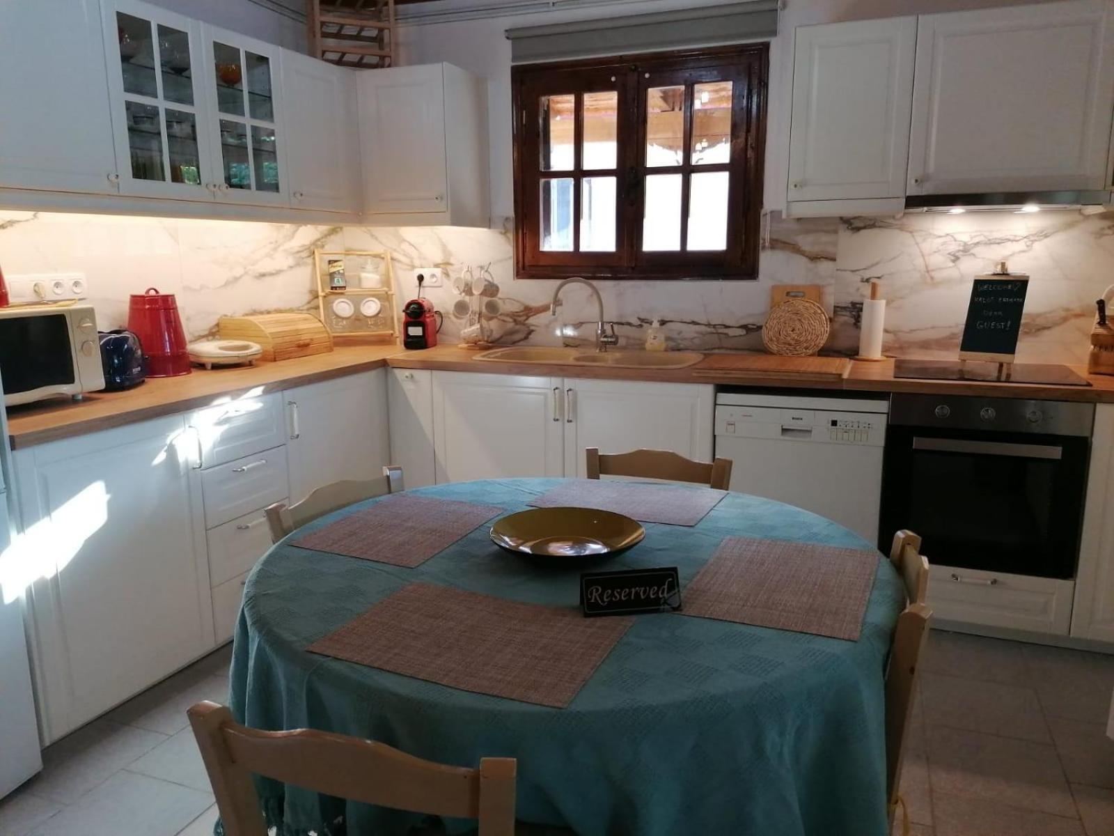 Tota'S Family House, 4 Min Walk To The Beach Levendokhórion Екстериор снимка