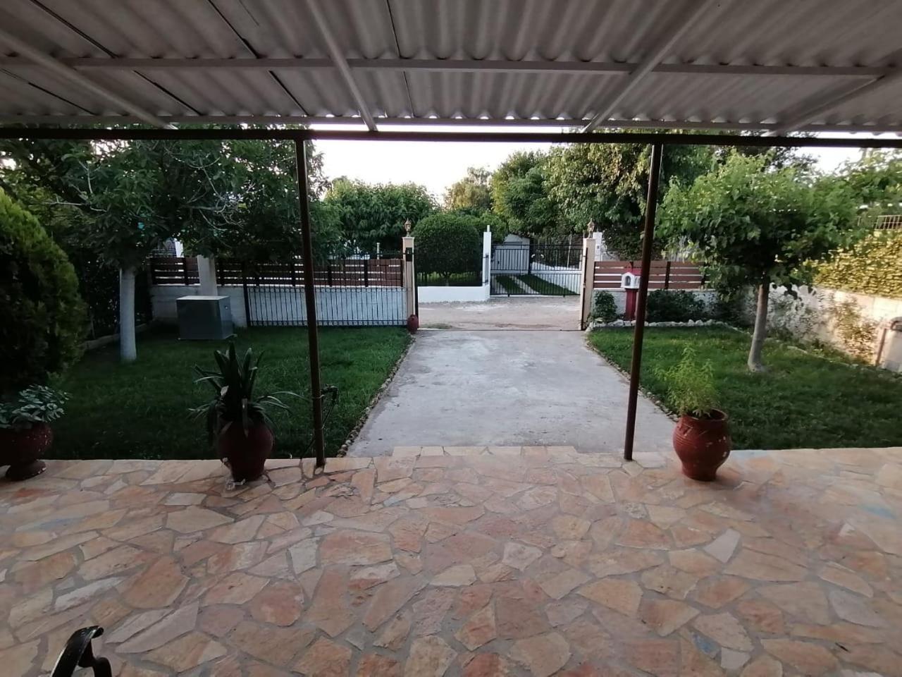 Tota'S Family House, 4 Min Walk To The Beach Levendokhórion Екстериор снимка