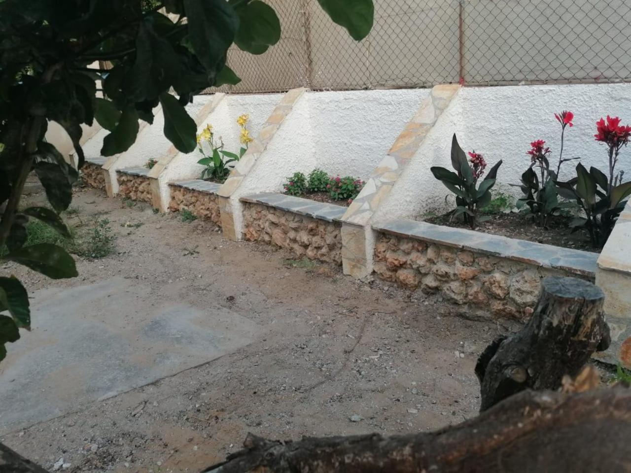Tota'S Family House, 4 Min Walk To The Beach Levendokhórion Екстериор снимка