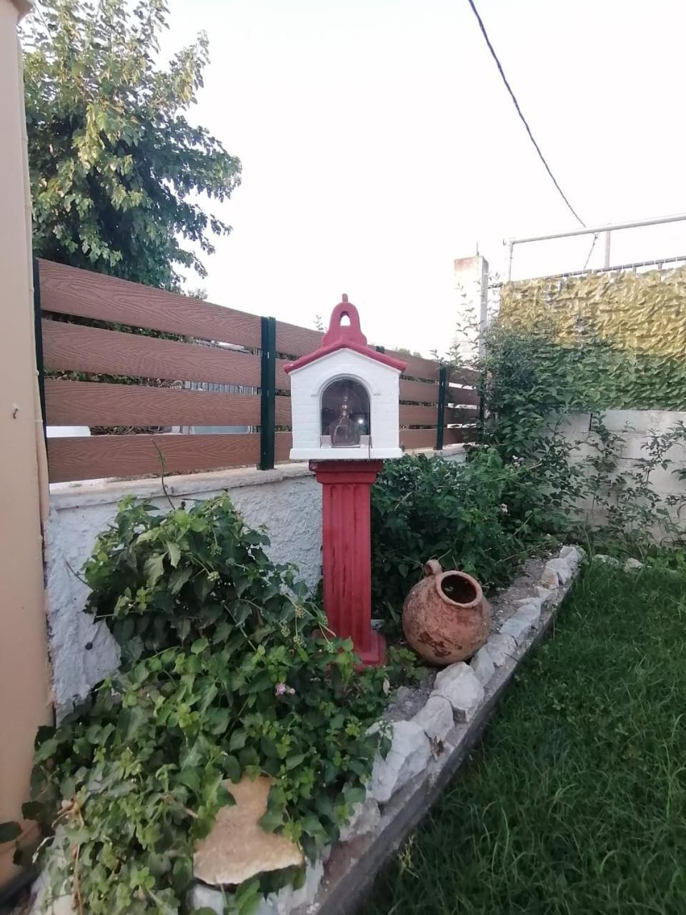 Tota'S Family House, 4 Min Walk To The Beach Levendokhórion Екстериор снимка